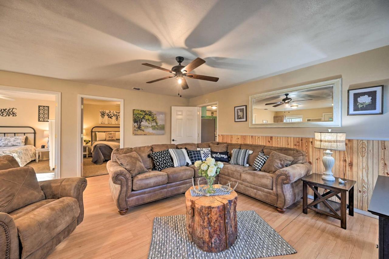 Villa Pet-Friendly Shady Oaks Broken Bow Gem With Patio! Exterior foto
